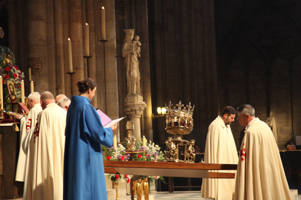 Crown of Thorns in Notre Dame de Paris