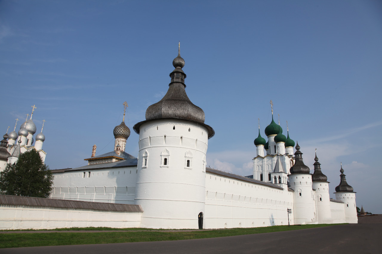 Ростовский кремль – Rostov Kremlin western wall on 20 July 2016